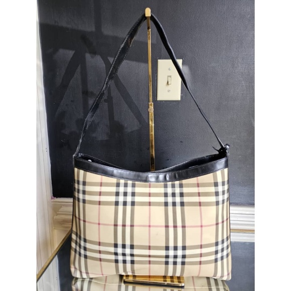 Burberry Handbags - Authentic Burberry Vintage Nova Check shoulder bag